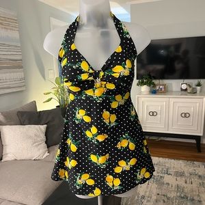 Cocoship Vintage One piece Bathing suit black w/lemons boy shorts attached Sz 6